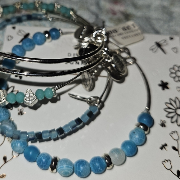 Alex Ani RARE Vitamin Sea 5 Set Bangles Anchor Nautical Beach Ocean Beaded Charm - Picture 6 of 7